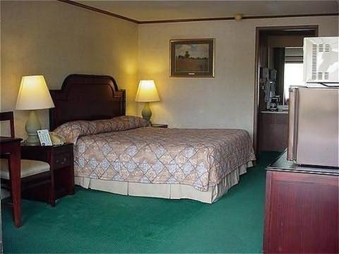 Hotel Super 9 *