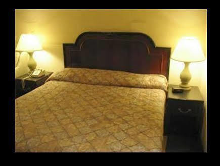 Super 9 Hotel